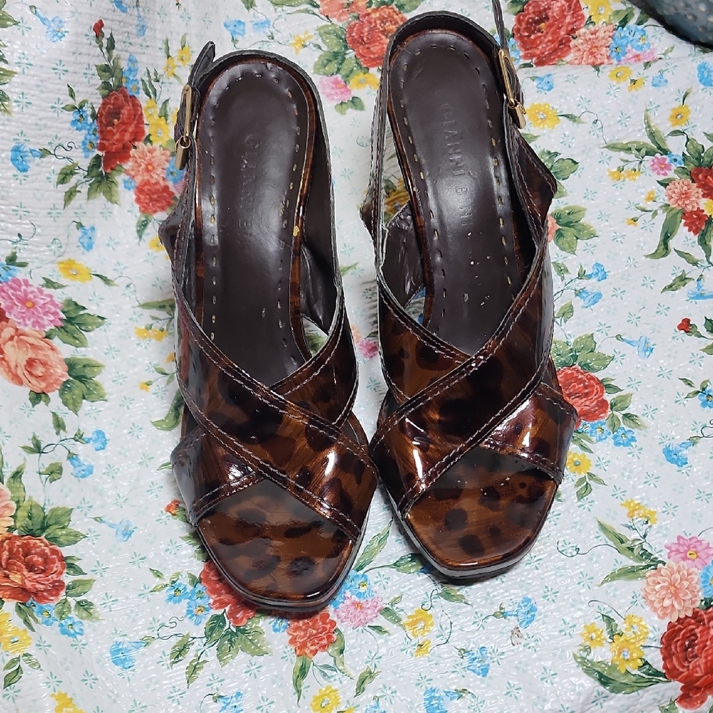Gianni Bini Brown Leopard Print Heels